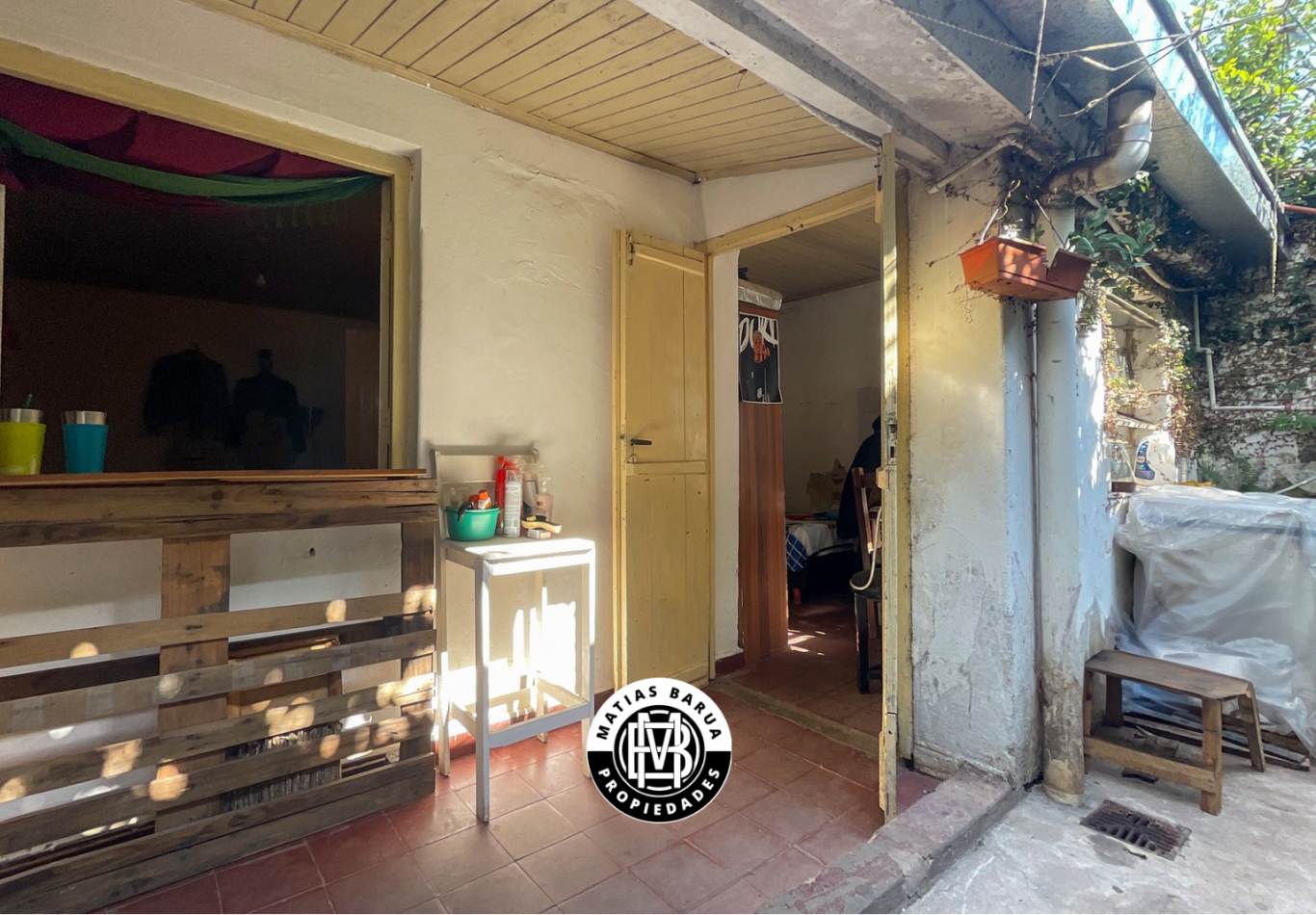 Terreno en venta en Villa Sarita, con construccion a Reciclar 