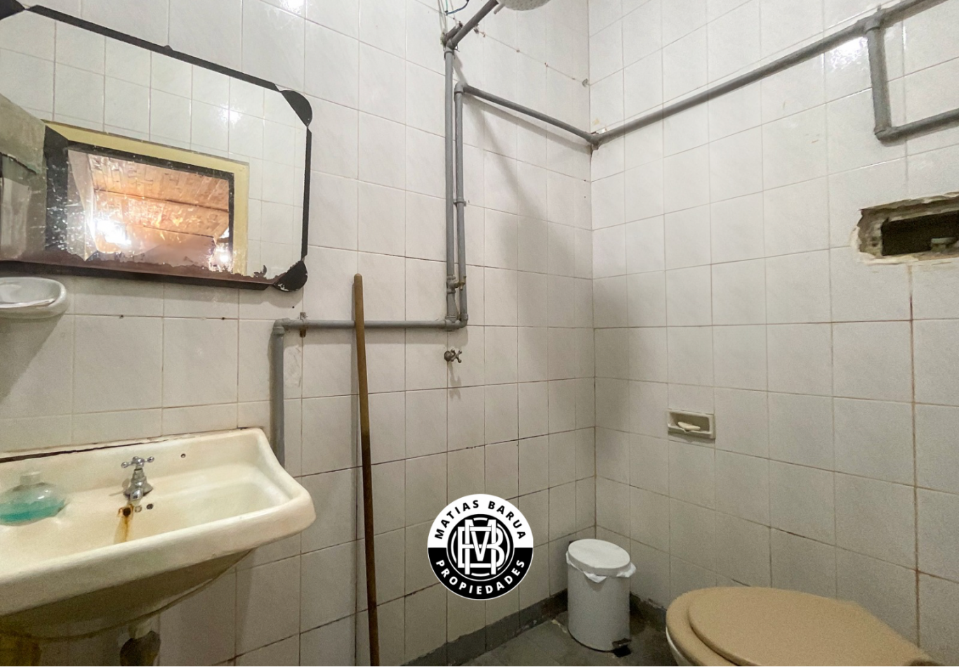 Terreno en venta en Villa Sarita, con construccion a Reciclar 