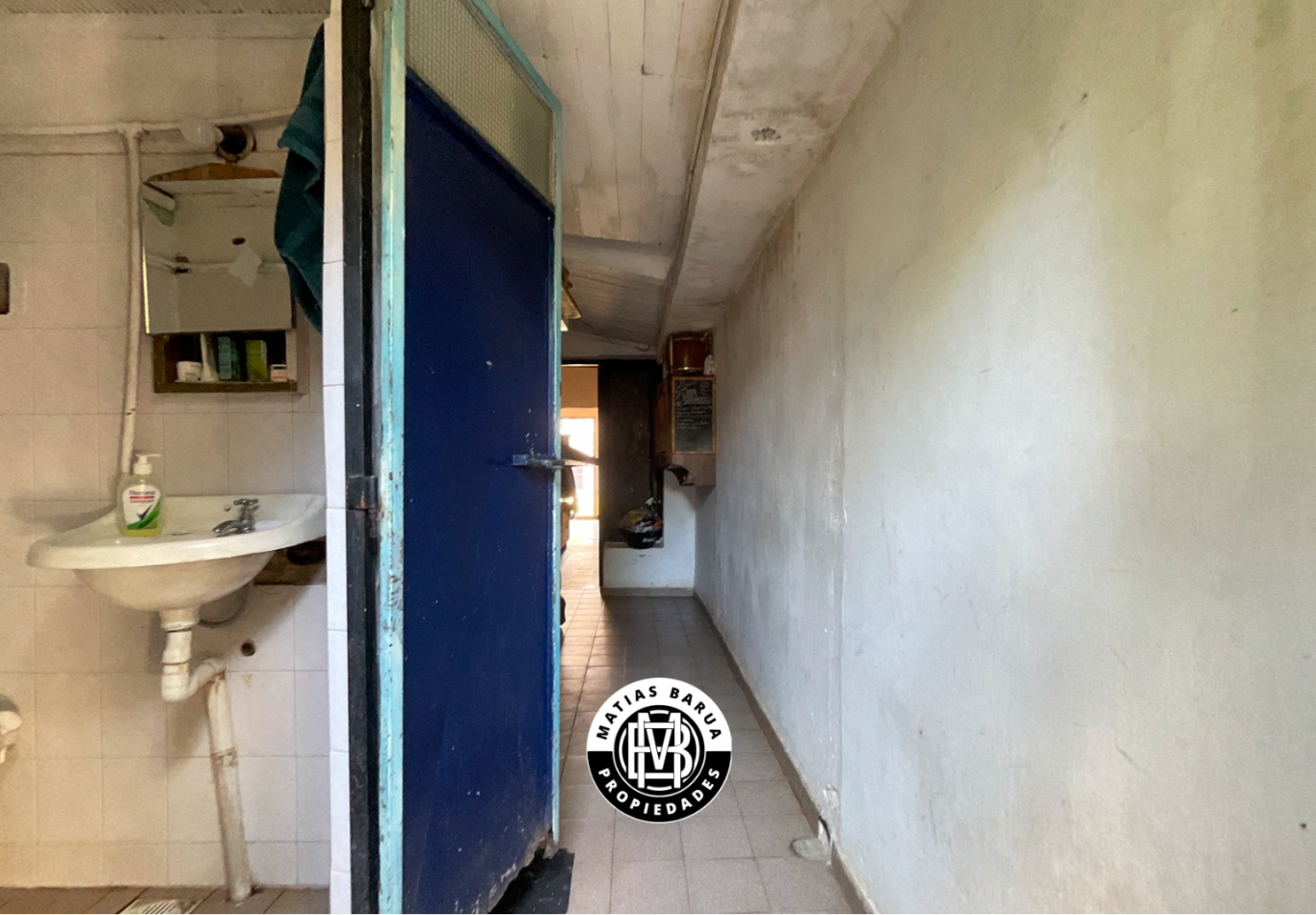 Terreno en venta en Villa Sarita, con construccion a Reciclar 