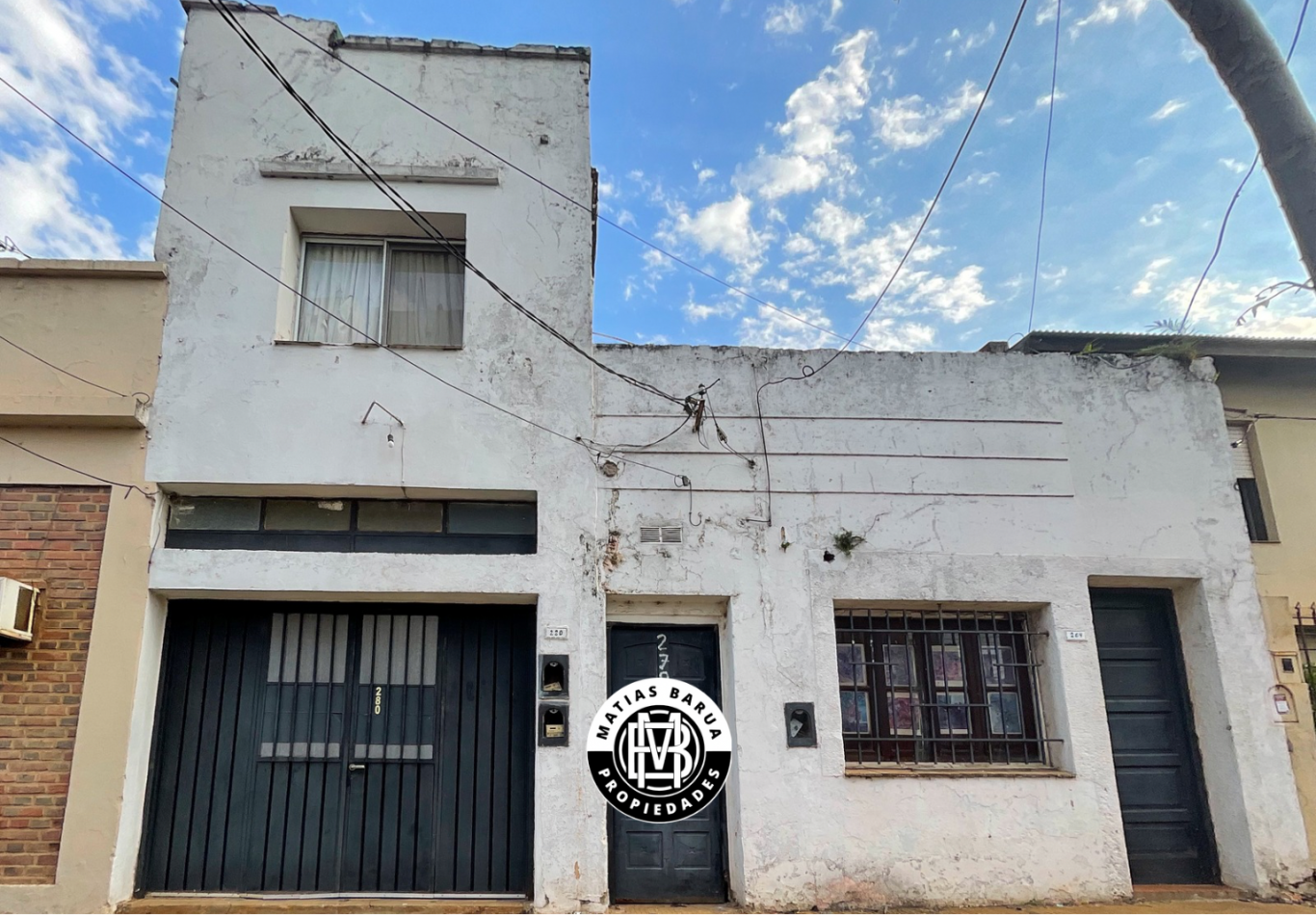 Terreno en venta en Villa Sarita, con construccion a Reciclar 